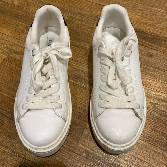 Steve Madden Shoes - Steve Madden sneakers. Size 11. Great condition!!!